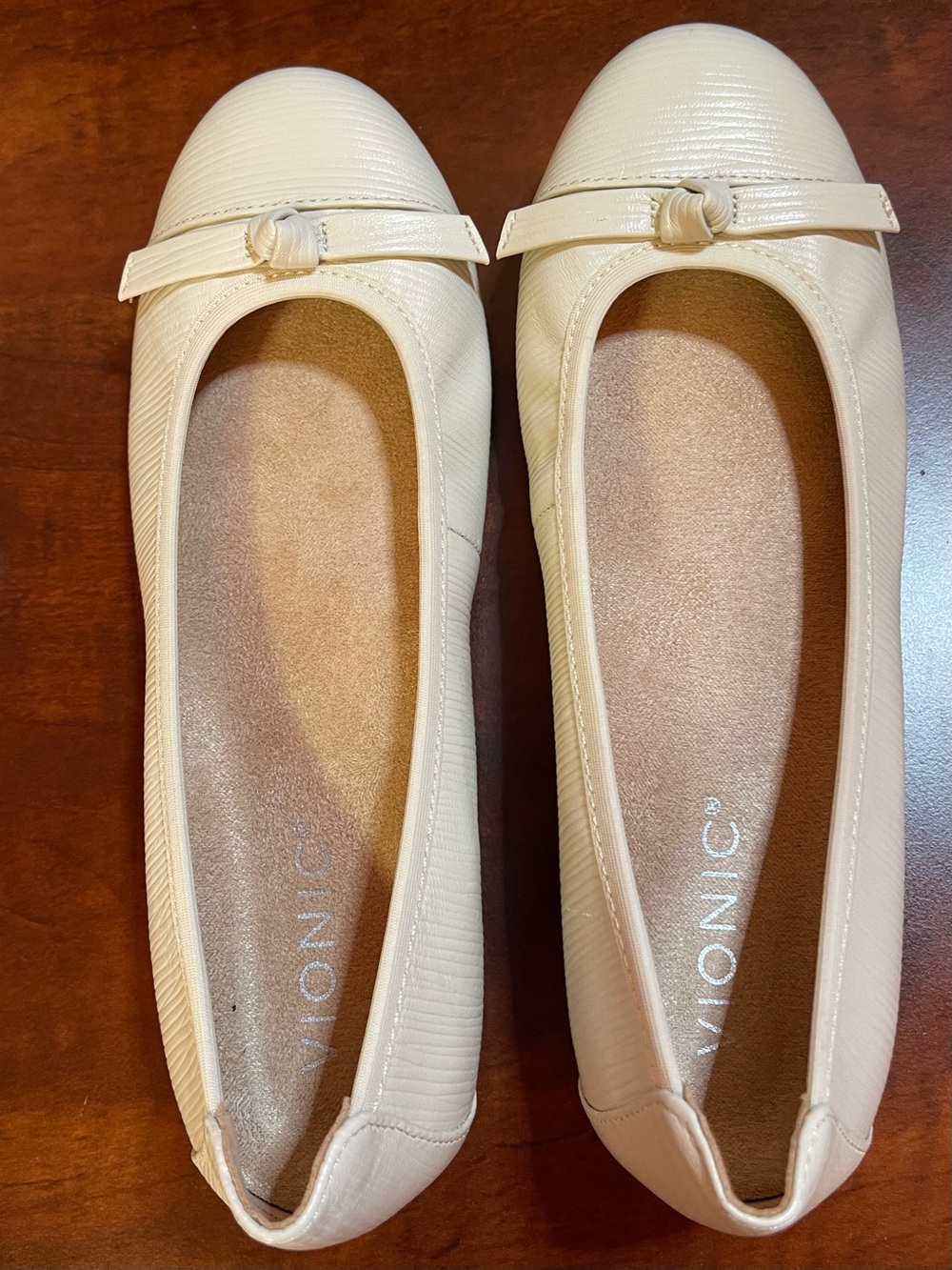 NWOB Vionic “Amorie” Ballet Flats /Embossed Cream Wavy Leather Sz 6 -APMA Design